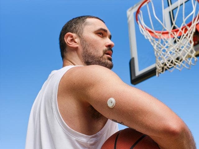 Instinct sensor on man with the basketball