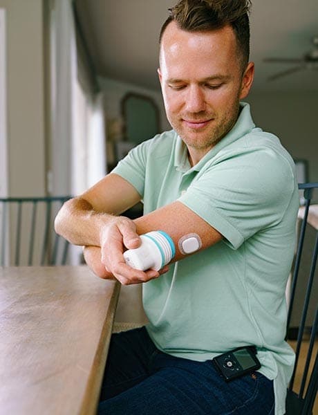 Man using Simplera CGM