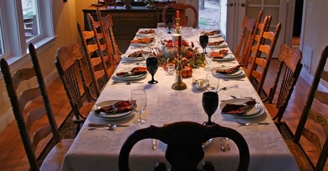 Thanksgiving table